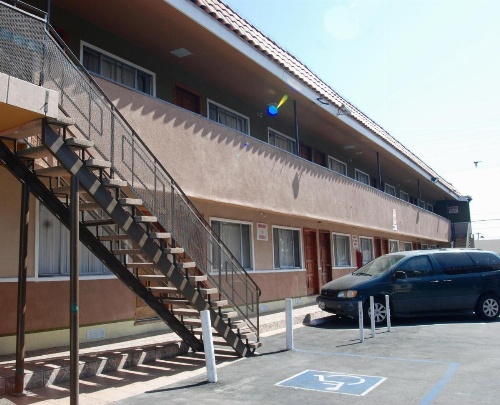 Encore Inn image 9