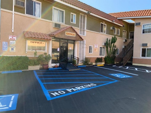 Encore Inn image 5